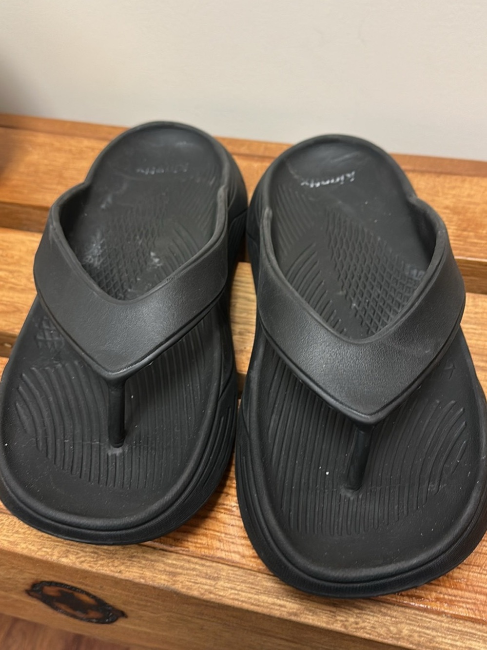 Kinetix Men’s Molded Foam Flip-Flop Thong Sandals – Black (EU 45 / US 11.5–12) –